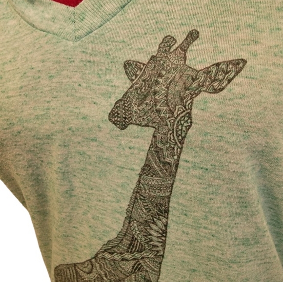 Empire mandella giraffe v-neck shirt size medium - Picture 5 of 7
